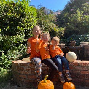 Meet your Posher, Pamela